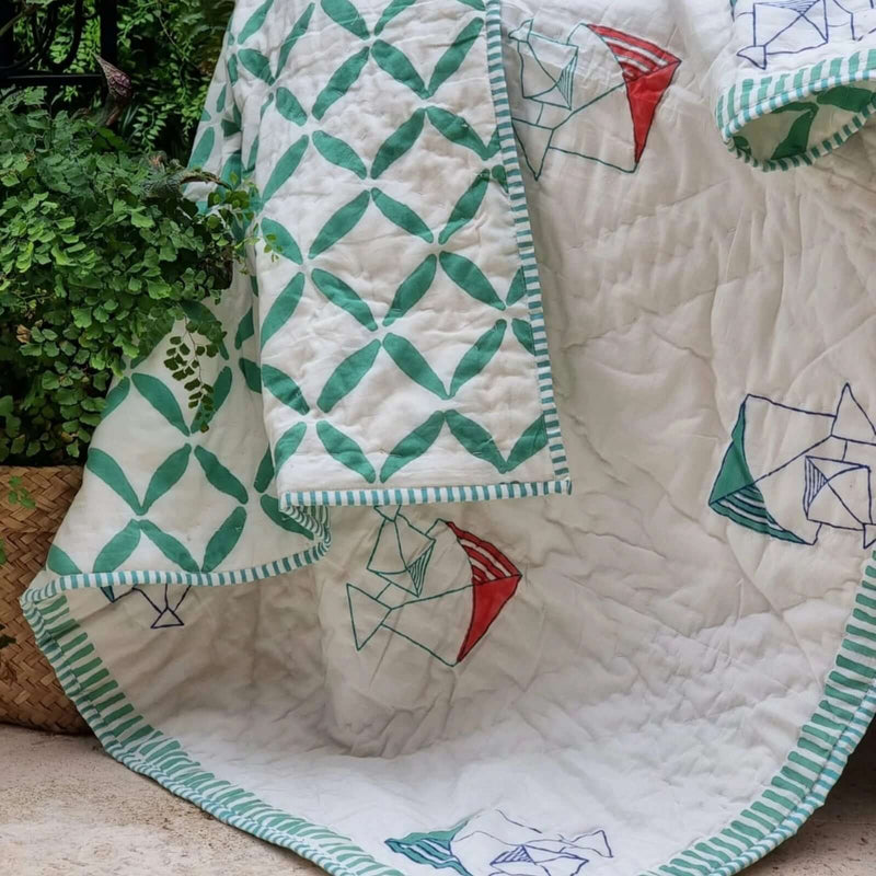 Load image into Gallery viewer, GOTS Certified Organic Cotton Reversible Baby Quilt (100x120cm) - Pretty Kites (Green)-2