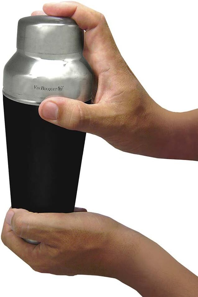 Load image into Gallery viewer, 700ml Vin Bouquet Cocktail Shaker Shaker with Strainer in Silver/Black-2