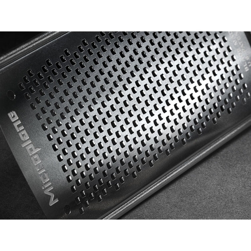 Load image into Gallery viewer, Microplane Gourmet Fine Grater 45004 Stainless Steel Fine Blade Dishwasher Safe-4
