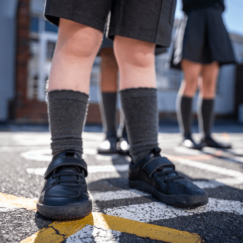 Load image into Gallery viewer, Vivobarefoot Primus Ludo School Juniors – Obsidian