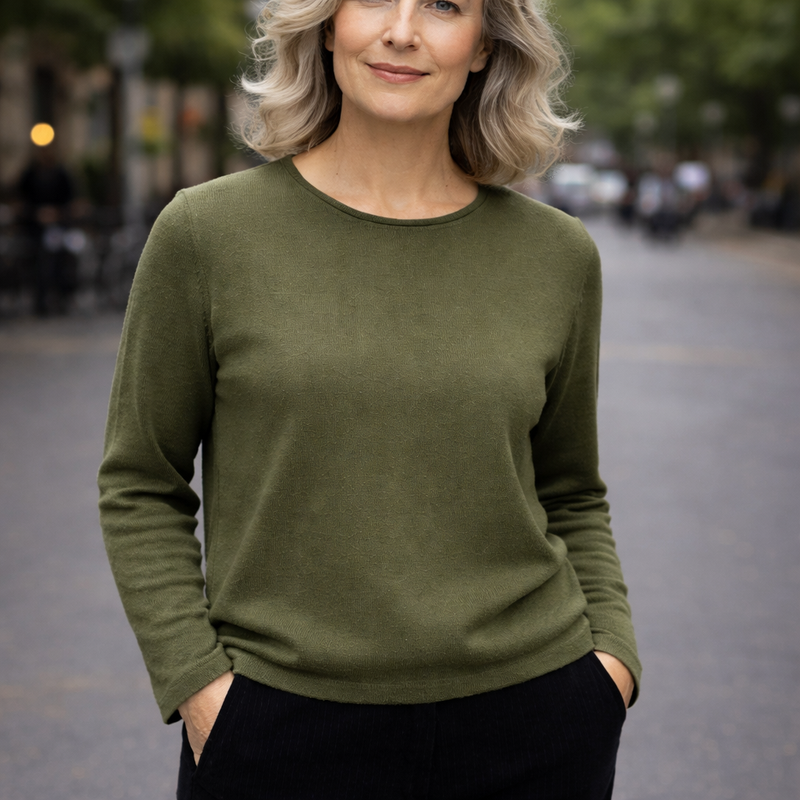 Load image into Gallery viewer, Luxury Cashmere Wool Pullover Jumper (Fine Knit) in Green-3