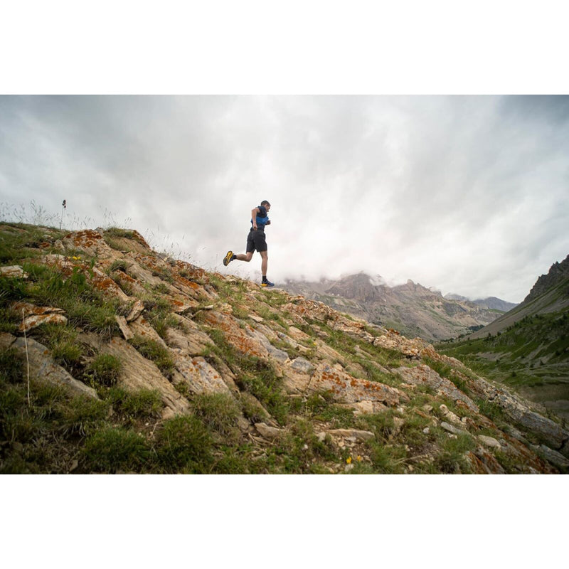 Load image into Gallery viewer, CamelBak Octane Running and Trail Dart Backpack - 4.5L Storage with 1.5L Tank/Water Bladder - Black-3