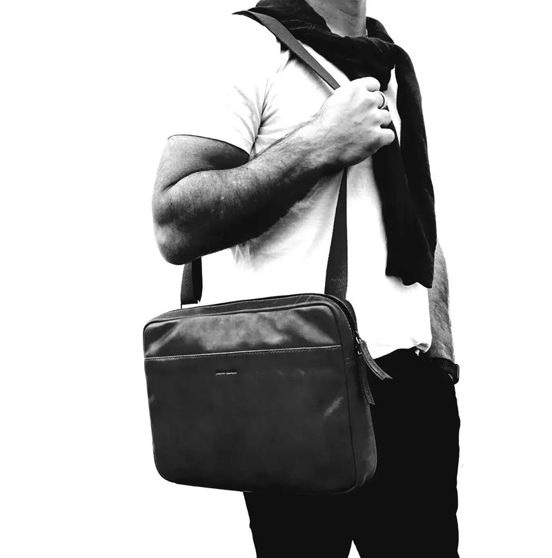 Load image into Gallery viewer, Pierre Cardin Mens Leather Business Laptop Comnputer Bag in Black-4