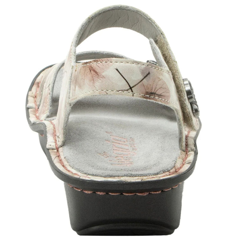 Load image into Gallery viewer, Alegria Vienna Womens Embossed Leather Slingback Sandals in Soft As I Leaf You-4