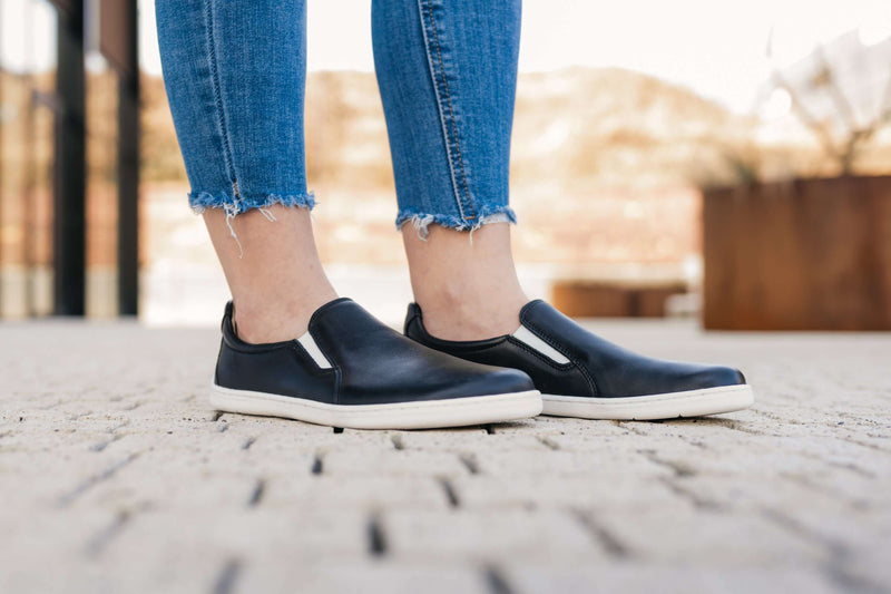 Load image into Gallery viewer, Eco-friendly Barefoot Sneakers - Be Lenka Eazy Neo - Black & White