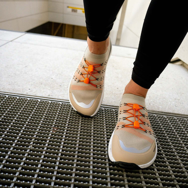 Load image into Gallery viewer, Eco-friendly Barefoot Sneakers Barebarics Voyager - Beige & White