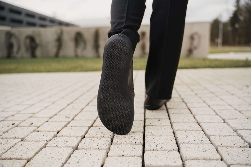 Load image into Gallery viewer, Eco-friendly Barefoot Moccasins Be Lenka Viva - Black