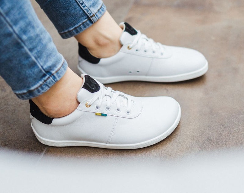 Load image into Gallery viewer, Eco-friendly Barefoot Shoes - Be Lenka - Royale - White & Black