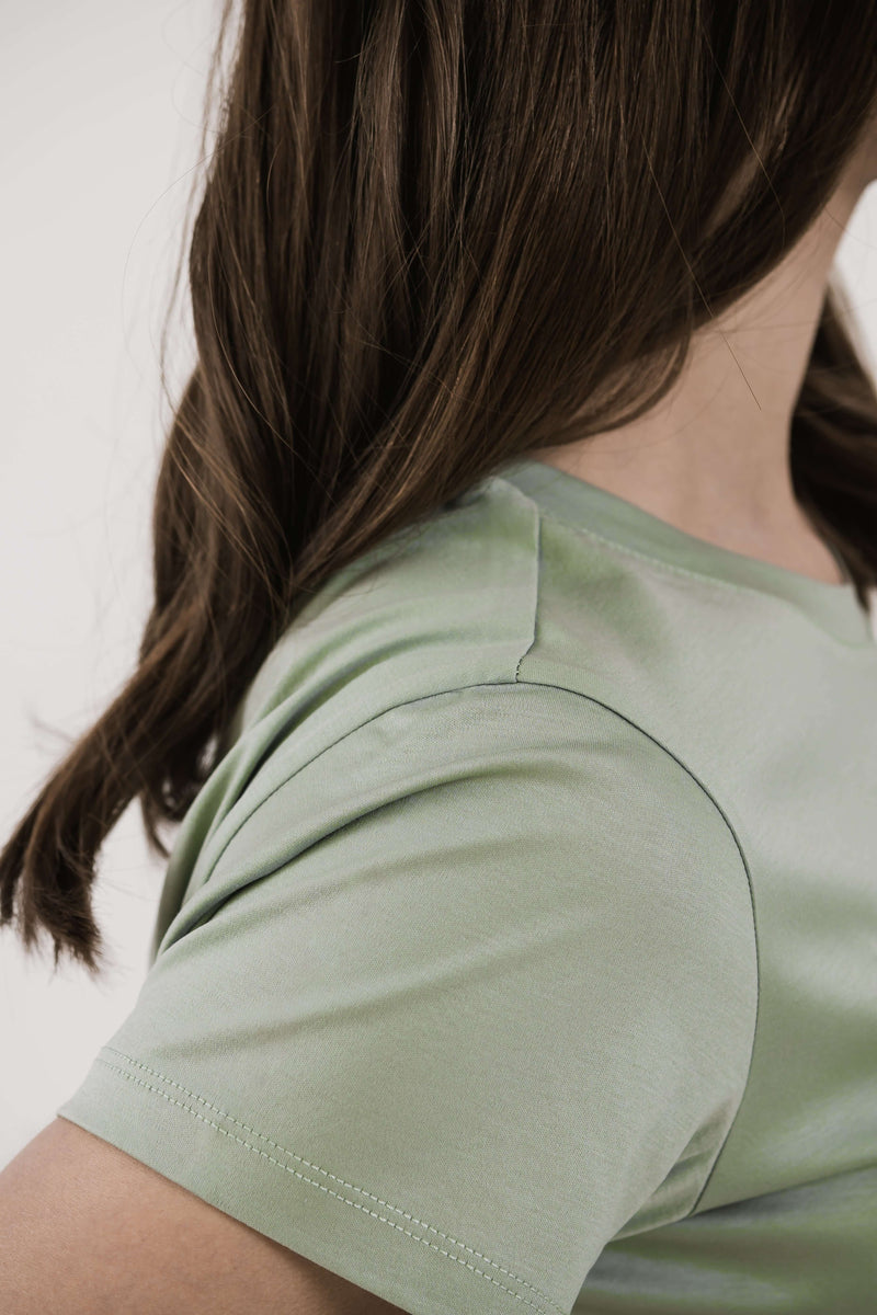 Load image into Gallery viewer, Women's Round Neck t-shirt Be Lenka Essentials - Pistachio Green