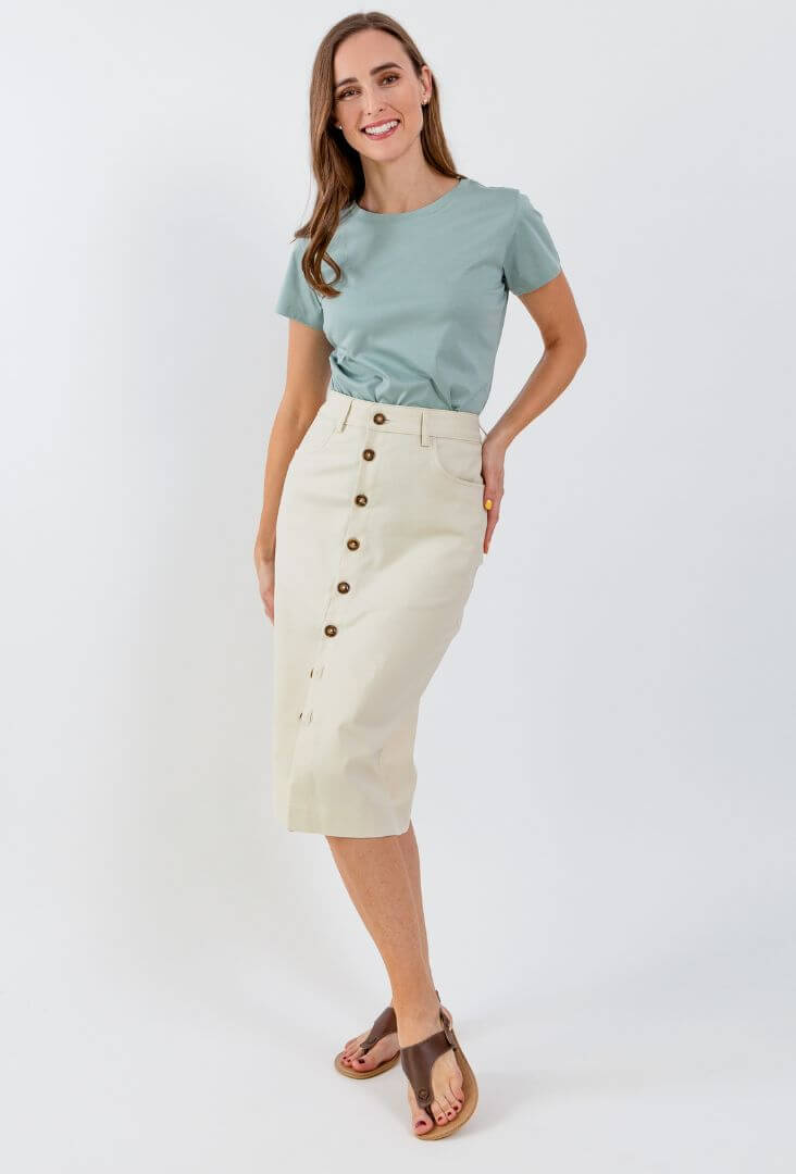 Load image into Gallery viewer, Women's Round Neck t-shirt Be Lenka Essentials - Pistachio Green