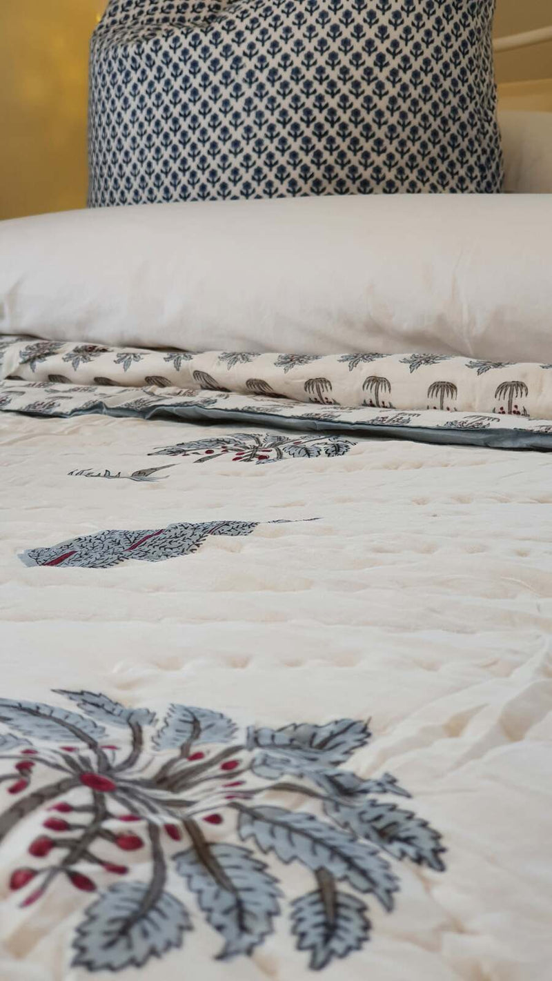 Load image into Gallery viewer, Kolka Palm &amp; Pine Reversible Quilt 100% Cotton Blue - King Size-4
