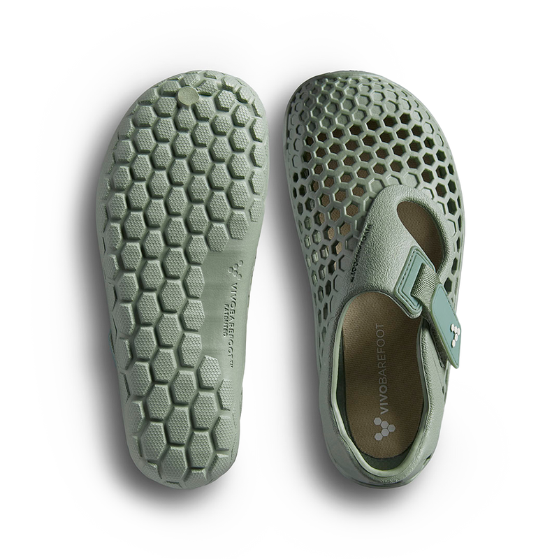 Load image into Gallery viewer, Vivobarefoot Ultra Sugarlite Juniors Glacial Green-1
