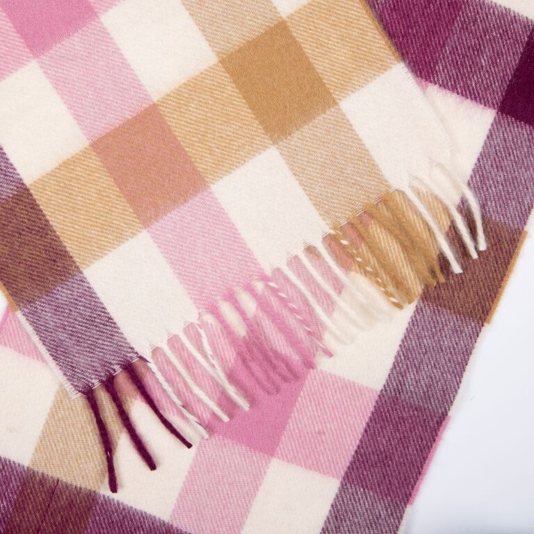 Load image into Gallery viewer, Dents Heritage Plaid Check Cashmere Wool Scarf with Tassels and Gift Box in Aubergine-2
