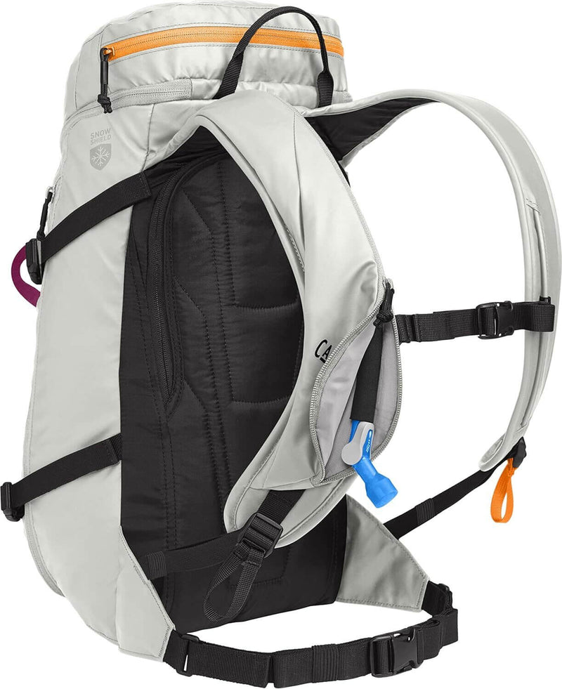 Load image into Gallery viewer, CamelBak SnoBlast 22 Hydration Backpack 2L
