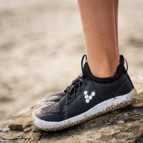 Load image into Gallery viewer, Vivobarefoot Primus Sport III Juniors Obsidian
