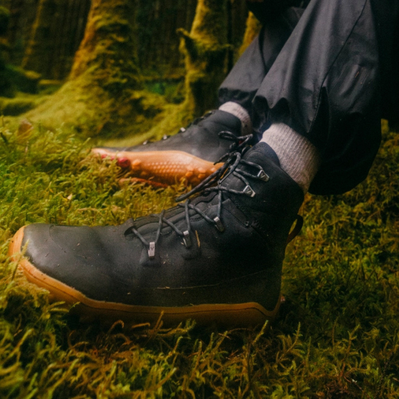 Load image into Gallery viewer, Vivobarefoot Tracker Leather AT Mens Obsidian
