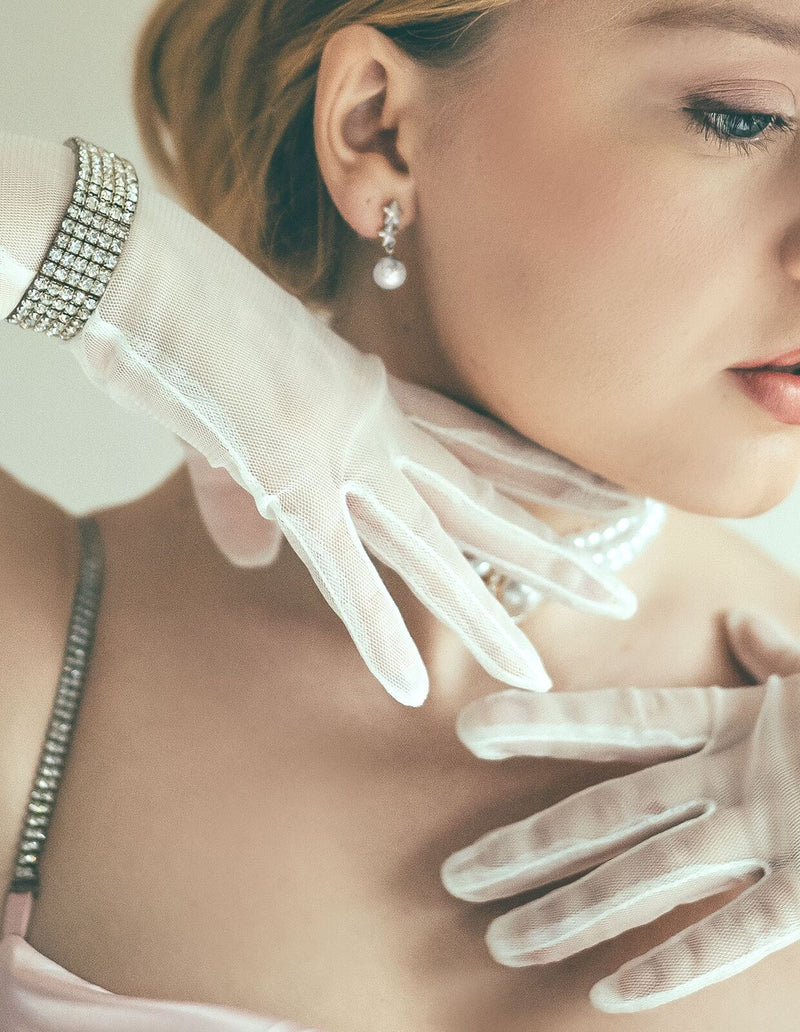 Load image into Gallery viewer, Dents Womens Sheer Tulle Opera Length Evening Gloves - Cream - One Size-3
