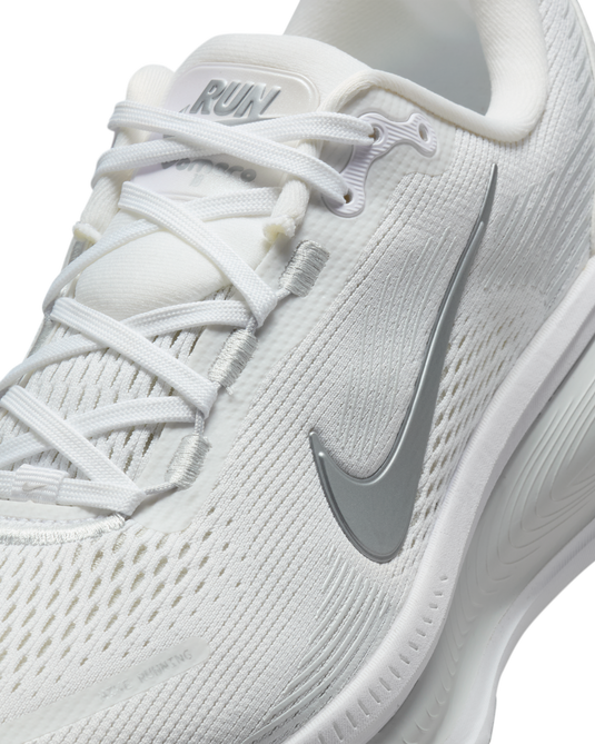 Nike Womens Vomero 18 Road Racing Shoes Sneakers in White/Photon Dust/Summit White/Metallic Silver-4