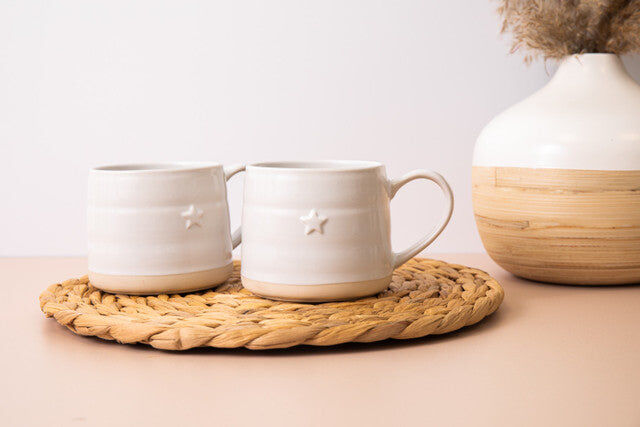Load image into Gallery viewer, Mikasa Farmhouse Star Stoneware Mugs 380ml Set of 2 - White Cream-2
