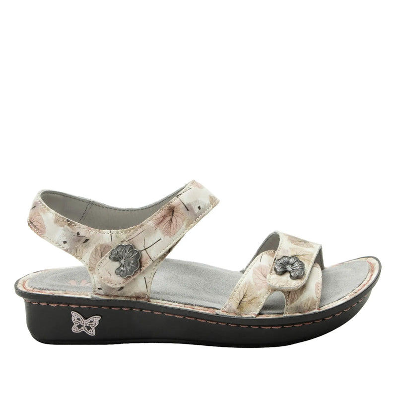 Load image into Gallery viewer, Alegria Vienna Womens Embossed Leather Slingback Sandals in Soft As I Leaf You-3
