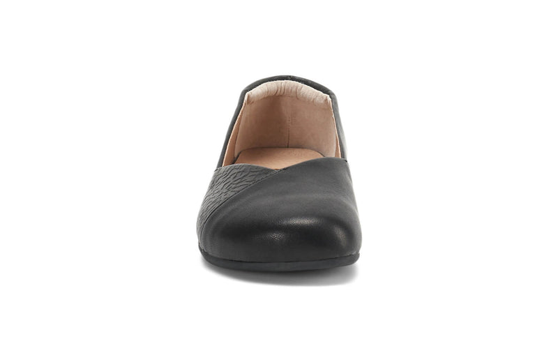 Load image into Gallery viewer, Xero Shoes Phoenix Leather Women's Barefoot Flat
