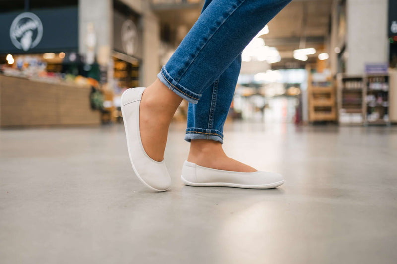 Load image into Gallery viewer, Eco-friendly Ballet Flats Be Lenka Sophie - All Chalk White
