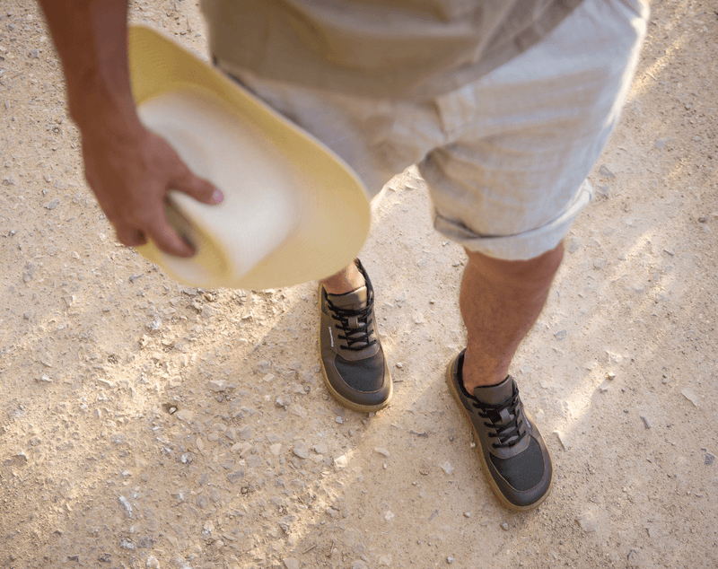 Load image into Gallery viewer, Eco-friendly Barefoot Sneakers Barebarics Bravo - Carob Brown
