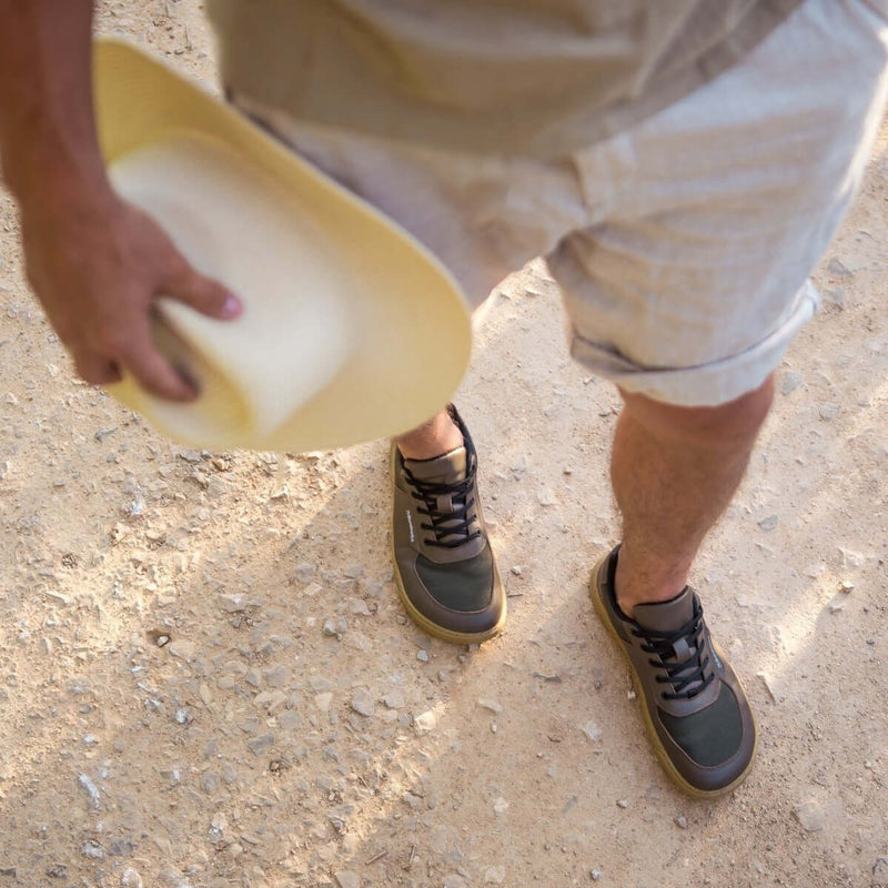 Load image into Gallery viewer, Eco-friendly Barefoot Sneakers Barebarics Bravo - Carob Brown
