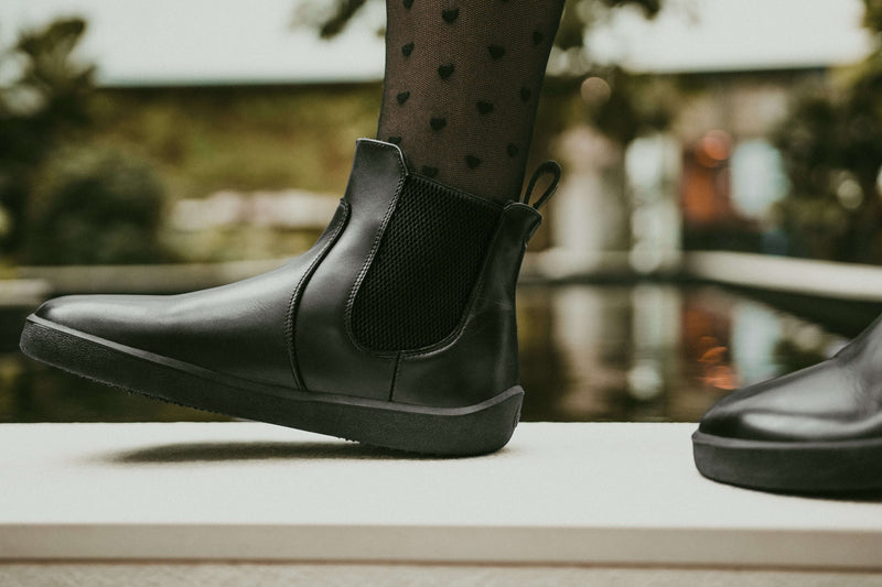 Load image into Gallery viewer, Eco-friendly Barefoot Boots Be Lenka Entice Neo - All Black
