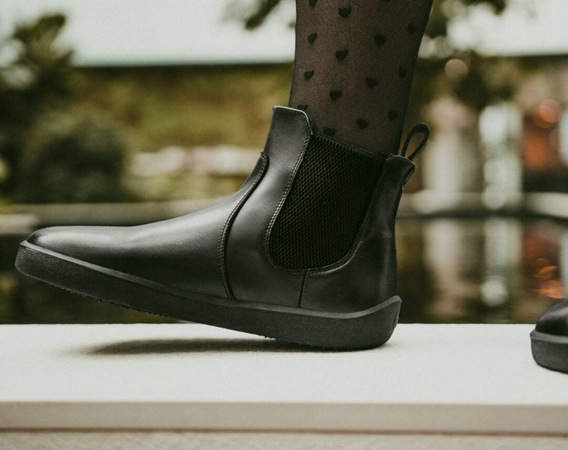 Load image into Gallery viewer, Eco-friendly Barefoot Boots Be Lenka Entice Neo - All Black
