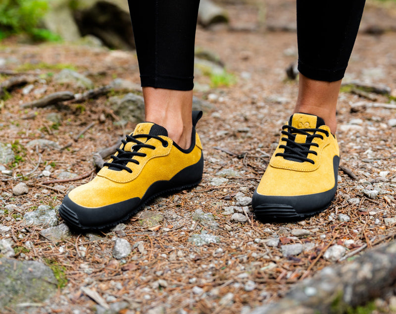 Load image into Gallery viewer, Barefoot shoes Be Lenka Trailwalker 3.0 in yellow, designed for outdoor adventures on rocky terrain.
